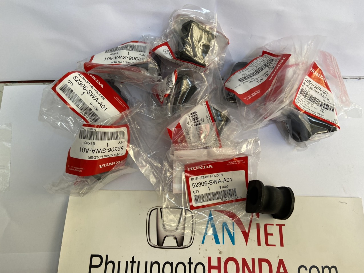 Cao su ốp cân bằng sau xe Honda CRV